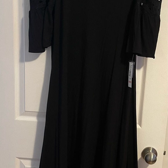 BLACK DRESS - Picture 7 of 7